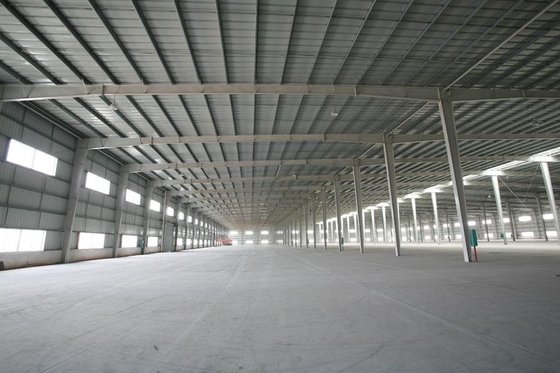 Deprem Direnci Prefab Çelik Depo Özel Logo ve Eğimli Çatı Binaları