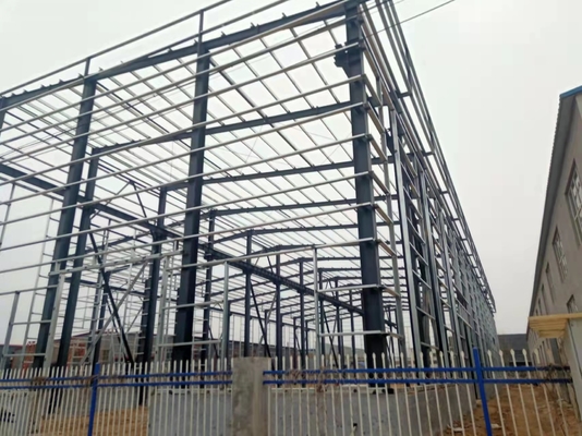 Sandviç Panelli Cıvata Bağlantısı Büyük Açıklıklı Prefabrik Çelik Yapı Atölyesi