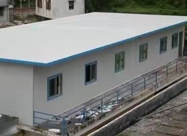 Vinç ile Hafif Ölçer Çelik Çerçeve Ev İşleme Atölyesi Boyama