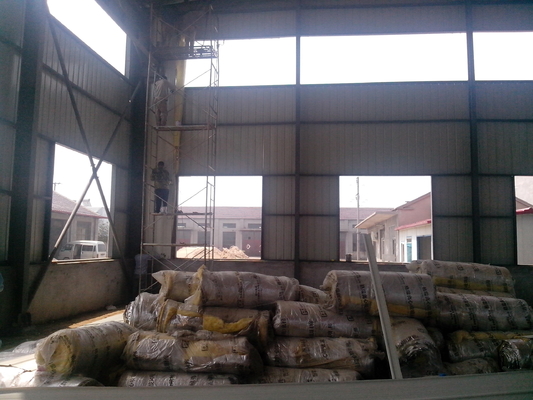 Suya Dayanıklı Fabrikasyon Çelik Yapı Godown Q345 Metal Carport Garaj