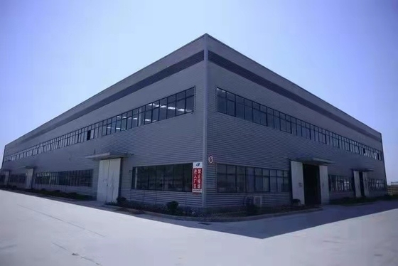 Auto Shop için Temiz Açıklıklı Hafif Çelik Çerçeve Yapısı Gable Çelik Binalar