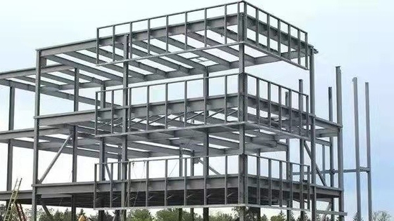 Sa2.5 Kaynaklı Tarımsal Çelik Binalar 100 * 3.0mm Ağır Hizmet Yapısal Çelik Kolonlar